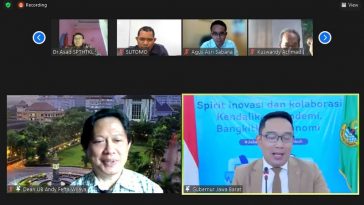 Gubernur Jawa Barat (Jabar), Ridwan Kamil atau Kang Emil (kanan), dalam webinar yang digelar LKS MN KAHMI-MW KAHMI Jabar, Rabu (9/3/2022). Foto LMD MN KAHMI/Fatah Sidik